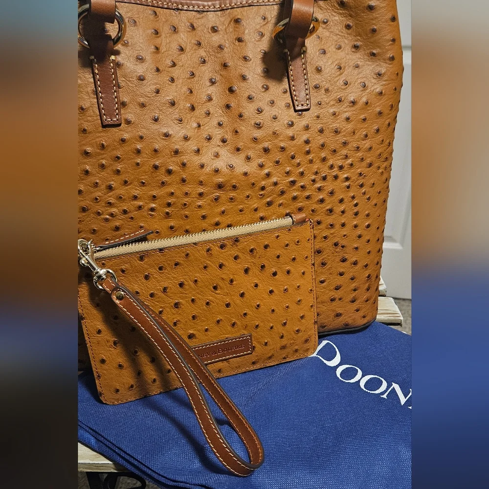 NWT Dooney & Bourke Briana Ostrich Embossed Leather Shoulder Bag: Caramel - Picture 14 of 16